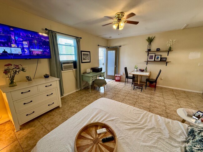 Building Photo - 7102 Mohawk St