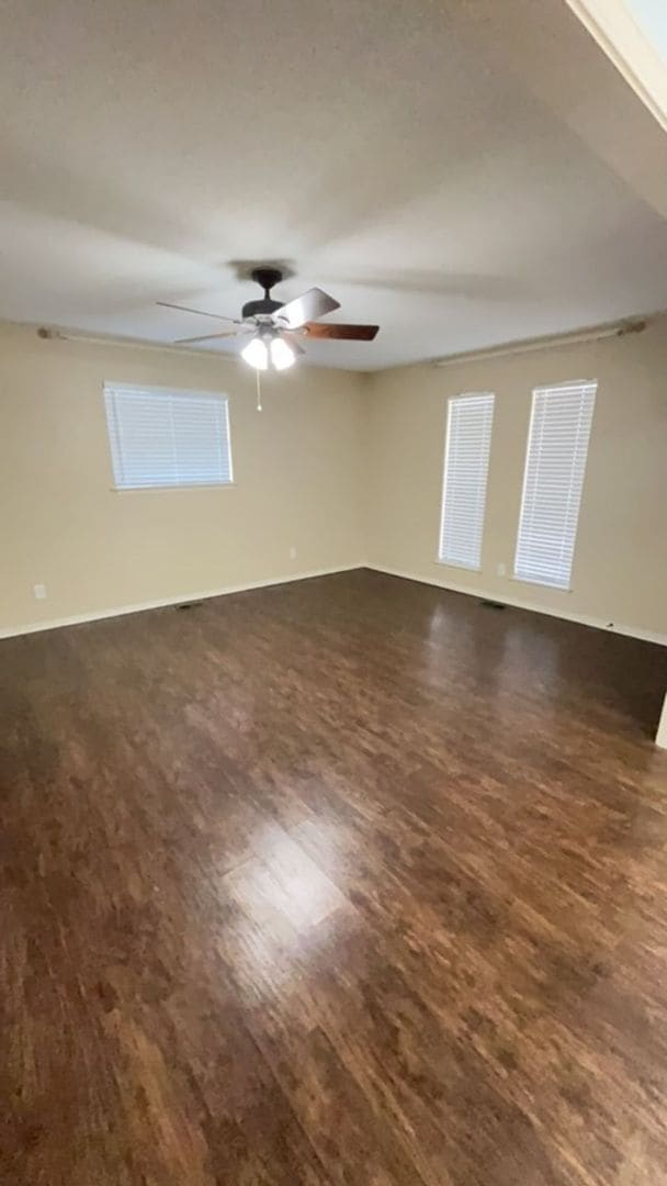 Building Photo - 3 bed 2 bath one story home