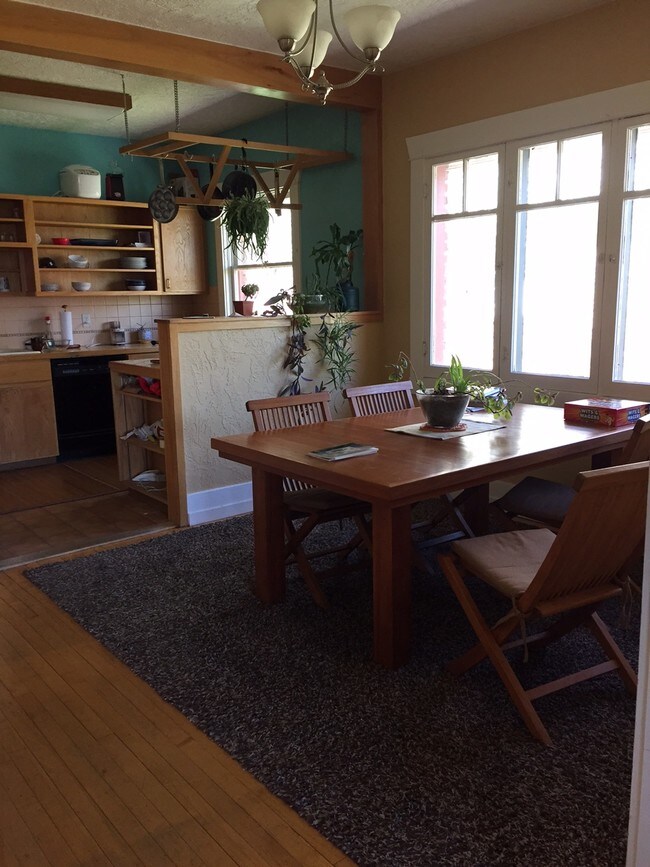dining room and kitchen - 473 Boulevard