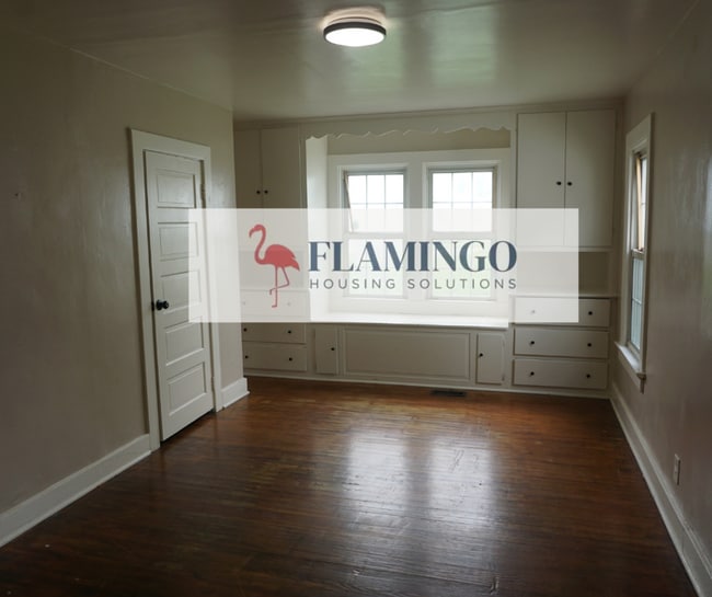 Building Photo - Charming 2 Bedroom, 1 Bath Home – Refinish...