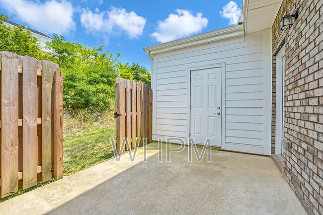 Building Photo - 127 Dry Creek Commons Dr