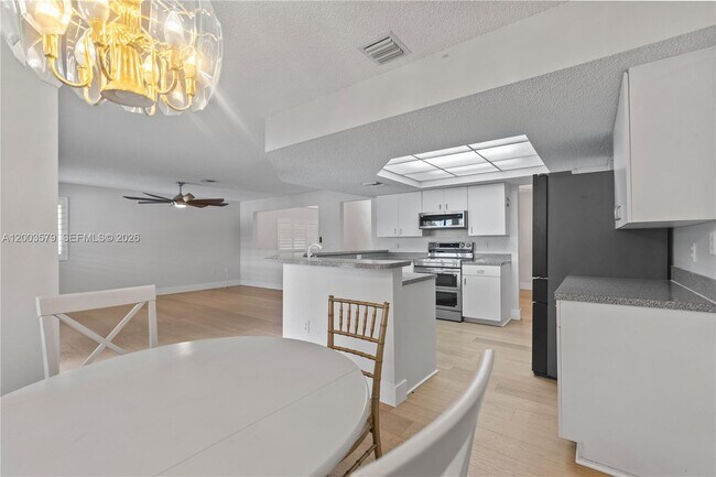 Building Photo - 237 NW 100th Ave