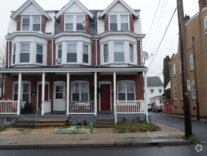 Building Photo - Spacious 5-Bedroom Home in Allentown with ...