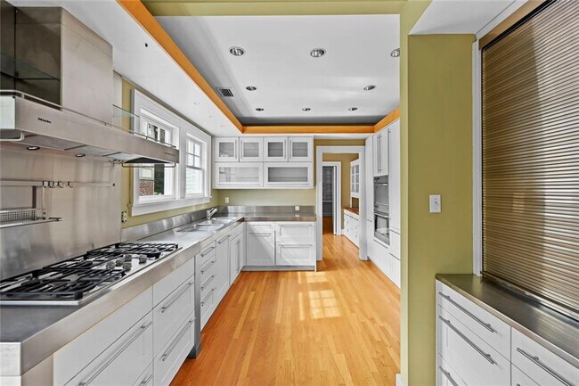 Building Photo - 60 26th St NW