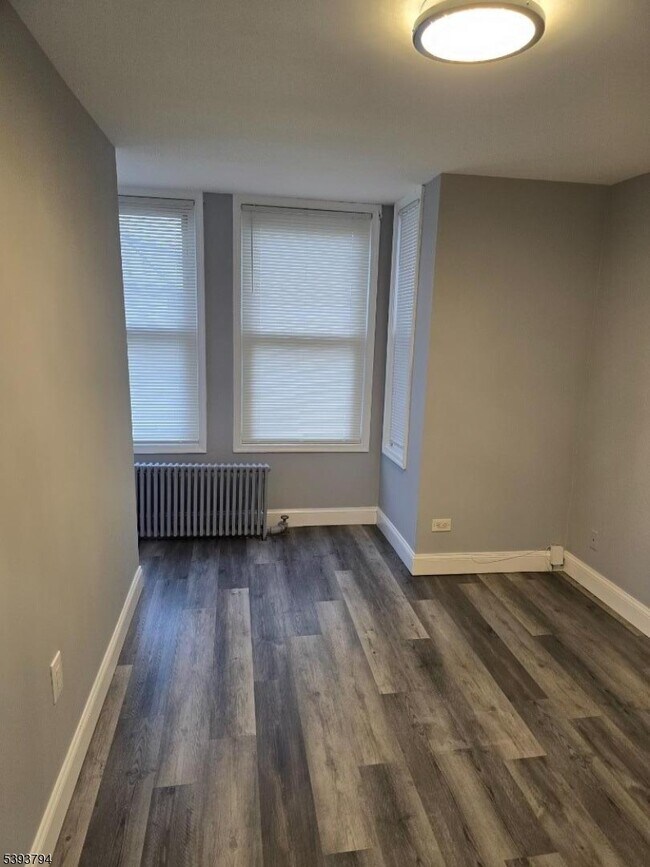 Building Photo - 140 Wakeman Ave