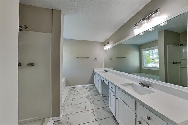 Building Photo - 1021 Orchard Mill Ln