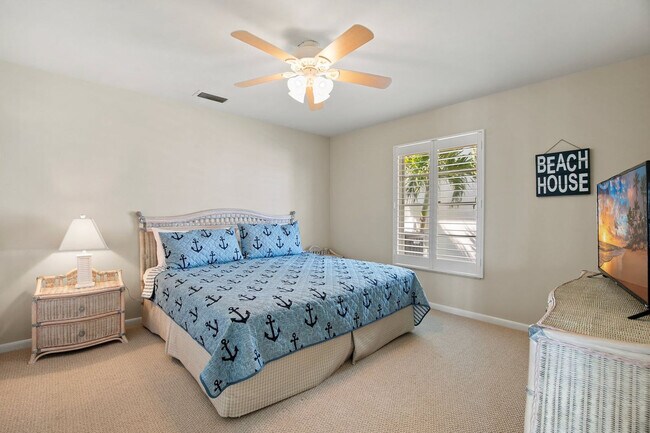 Building Photo - 874 Magnolia Ct