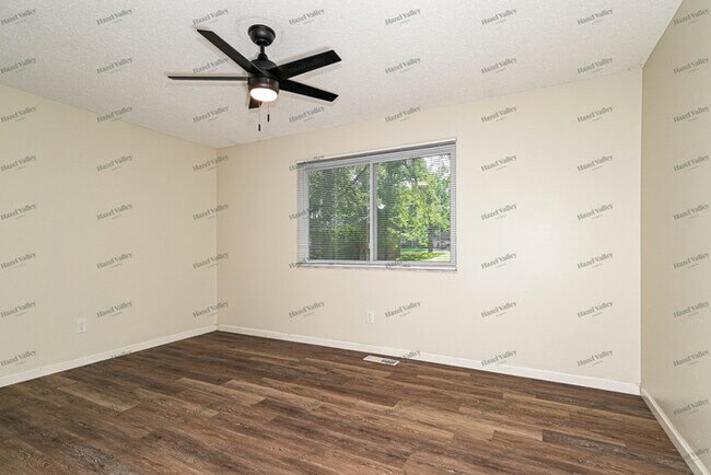 Building Photo - 12693 Meadowdale Dr