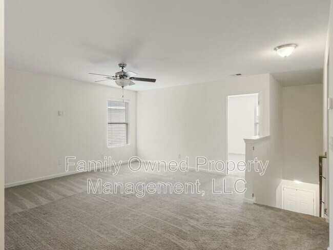 Building Photo - 159 Meadow Wood Rd