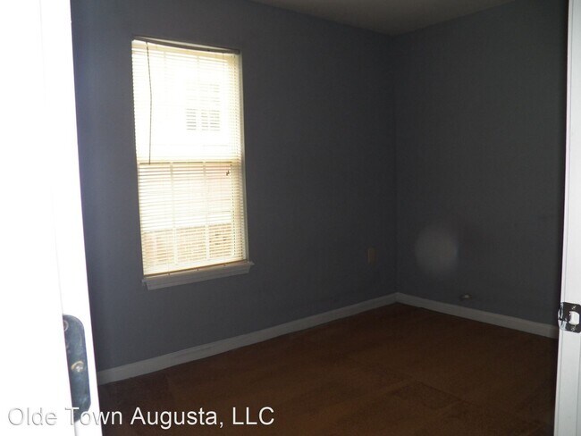 Building Photo - 604 3rd St