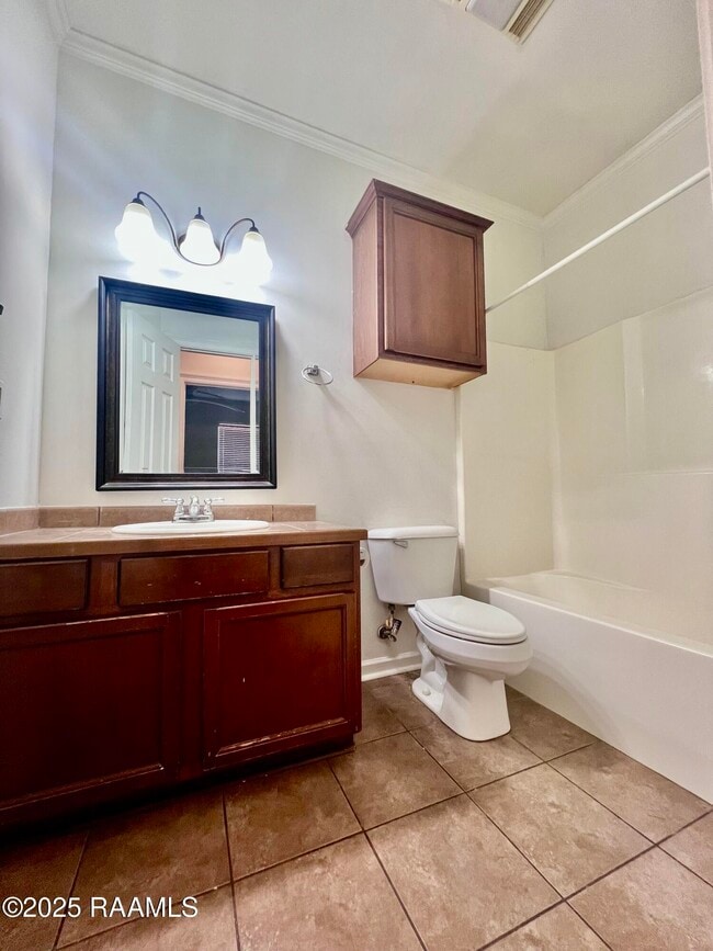 Building Photo - 204 Chevalier Blvd