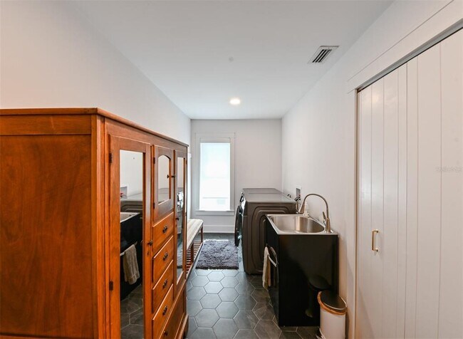 Building Photo - 13916 Wellesford Way