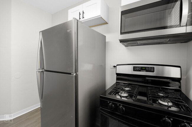 Building Photo - 7609 S Coles