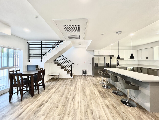 shared kitchen - Private Suite - Co-Living Life