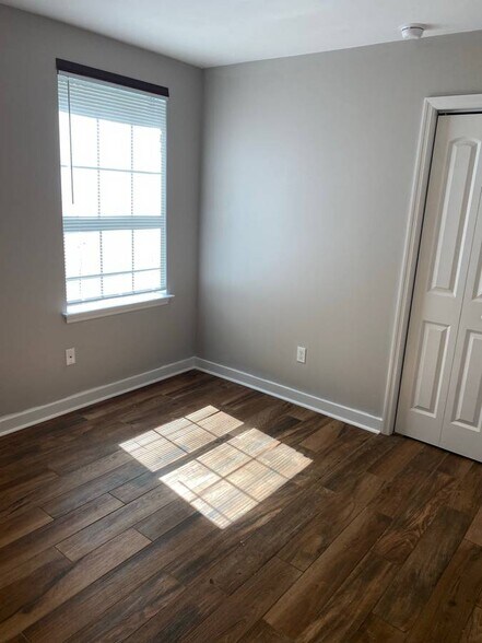 Building Photo - 1881 Nekoma Ct