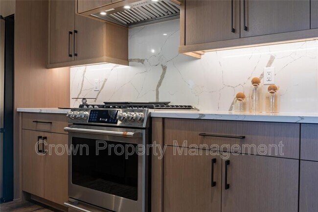 Building Photo - 317 Akers Ln
