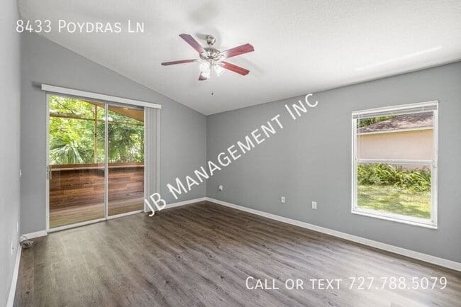 Building Photo - 8433 Poydras Ln