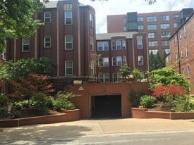 Building Photo - 749 Westwood Dr