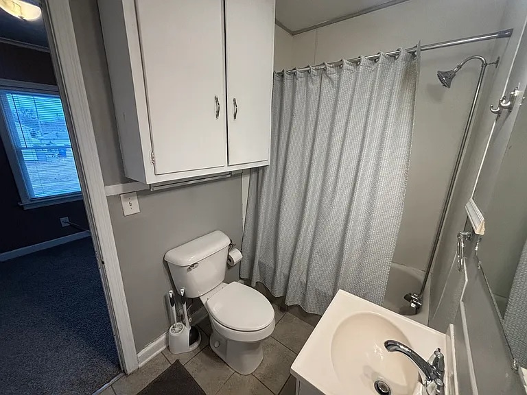 Building Photo - 1626 Florence Ln