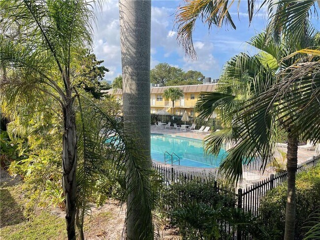 Building Photo - 5174 NE 6th Ave