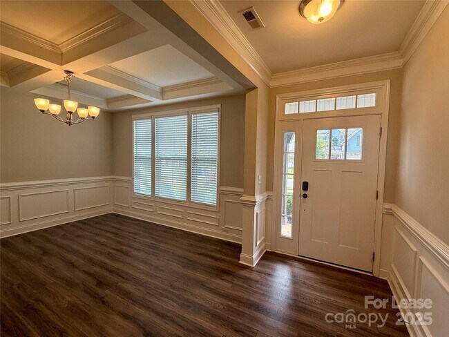 Building Photo - 106 E Americana Dr