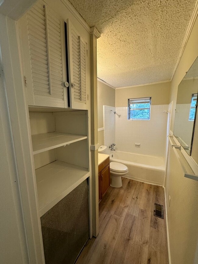 Building Photo - Nice 3/1 House in East Rome- $1,195