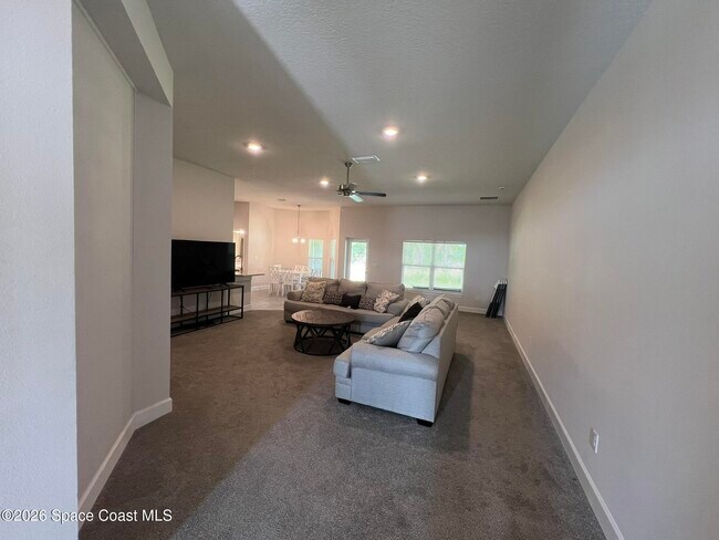 Building Photo - 8752 Waterstone Blvd