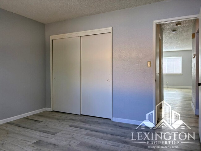 Building Photo - Charming 2BD/1.5BA Sacramento Home, near J...