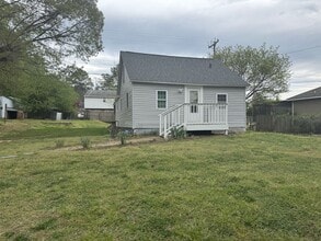 Building Photo - Croaker