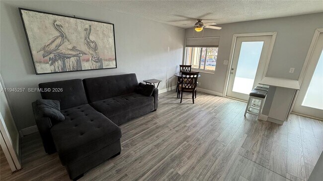 Building Photo - 2115 NE 42nd Ct