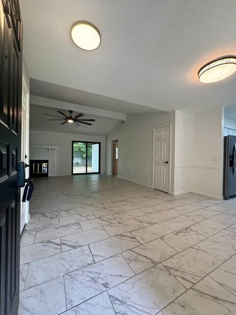 Building Photo - 207 Jonathan Dr