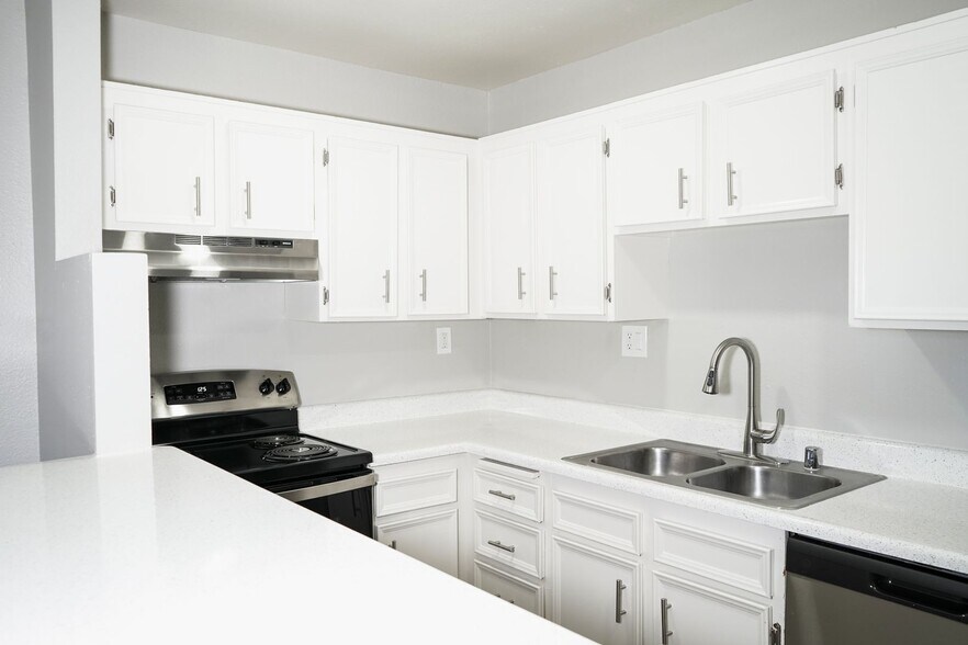 Interior Photo - Live the Point Loma Dream!