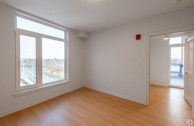 Building Photo - GORGEOUS Cambridge 2 bed/2 bath with centr...