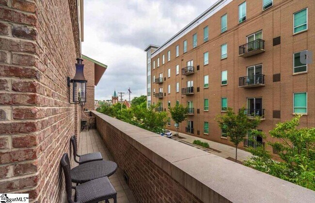 Building Photo - 121 Rhett St