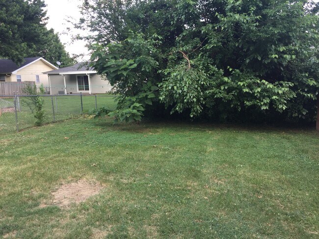 Building Photo - 2038 S Fairway Ave