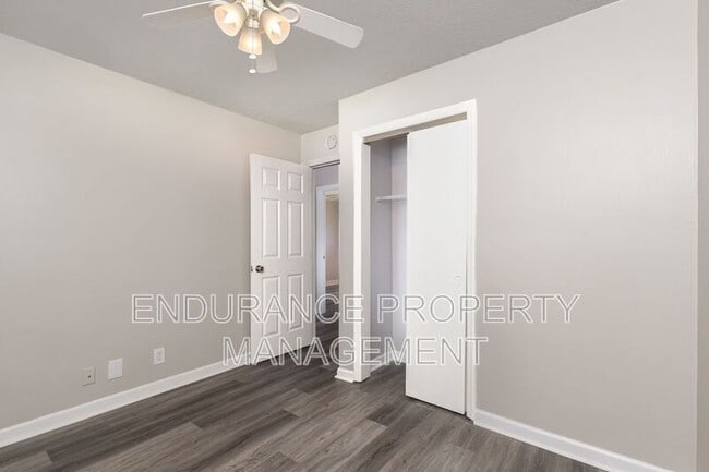 Building Photo - 455 Rockford Dr