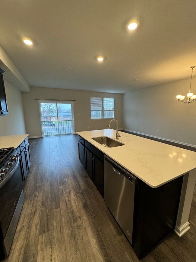 Building Photo - THREE BEDROOM NEW CONSTRUCTION PARKLAND SCHOOLS Townhome