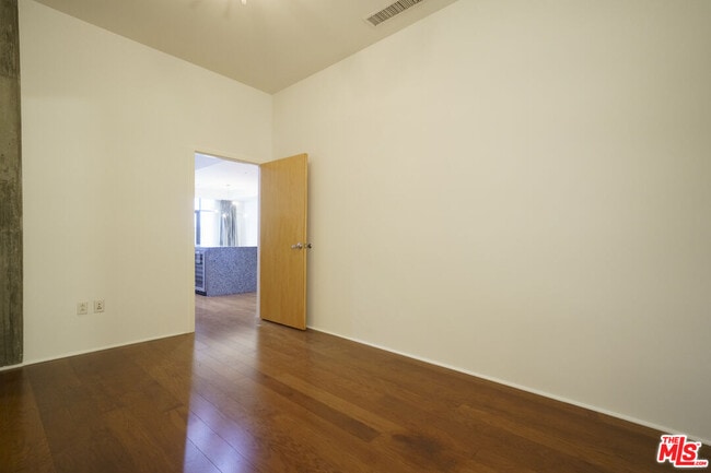 Building Photo - 1111 S Grand Ave