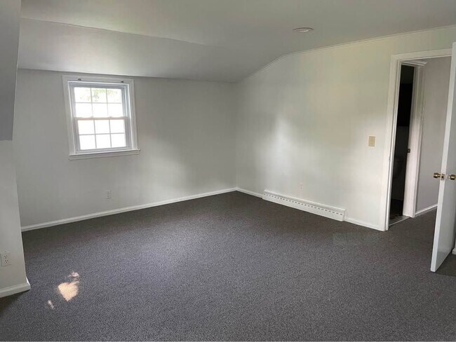 Building Photo - 36 Schiller Ave