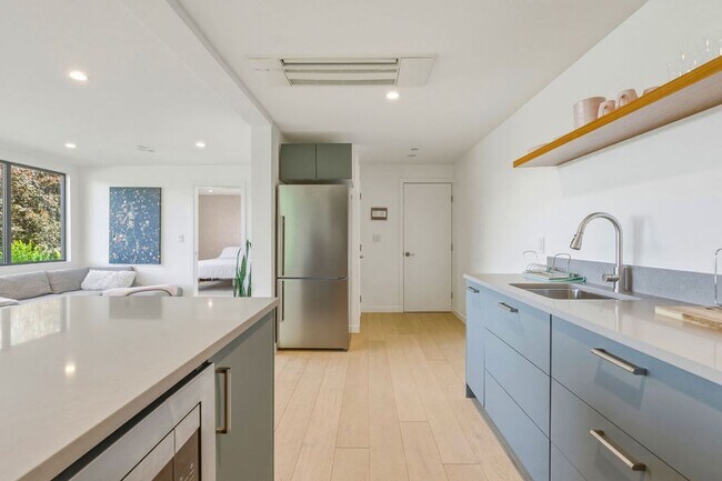 Building Photo - Beautifully Remodeled 4BR + Office Mill Valley Home — Furnished, Private 3/4-Acre Setting, Walk t...