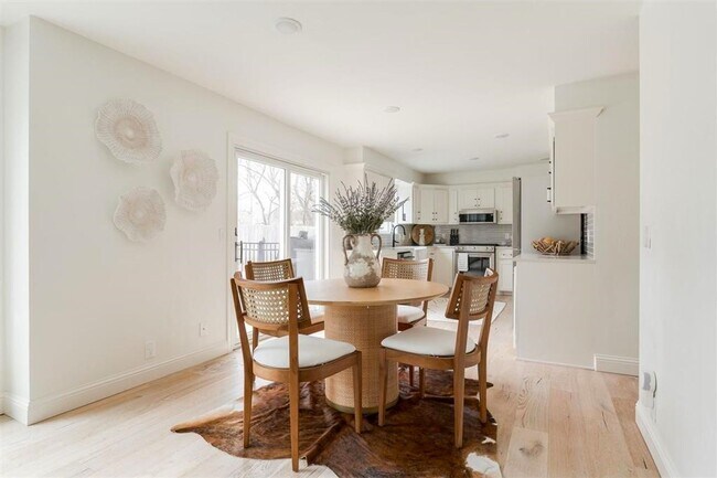 Building Photo - 4 Bedroom 2.5 Bath 2 Car Garage in Quail C...