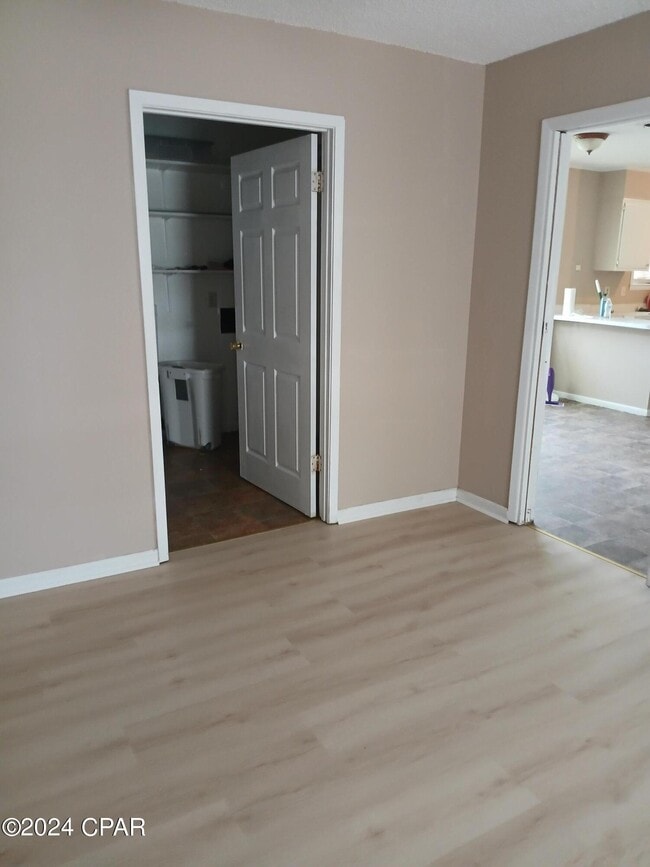 Building Photo - 4862 Dogwood Dr