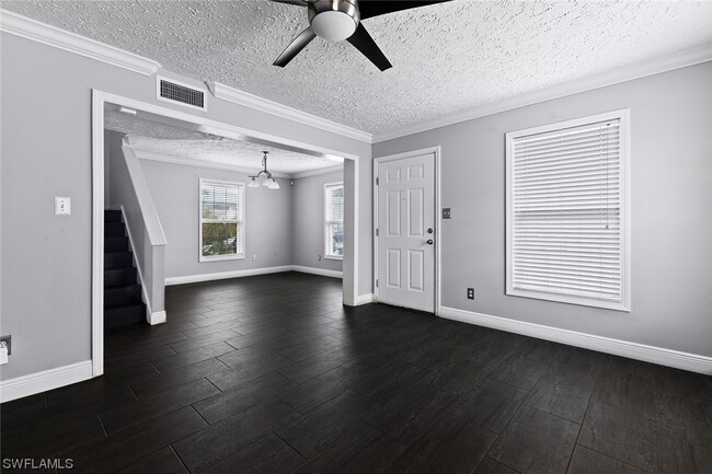 Building Photo - 406 Leawood Cir