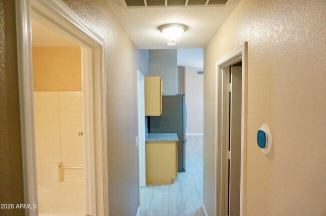 Building Photo - 3033 E Hononegh Dr