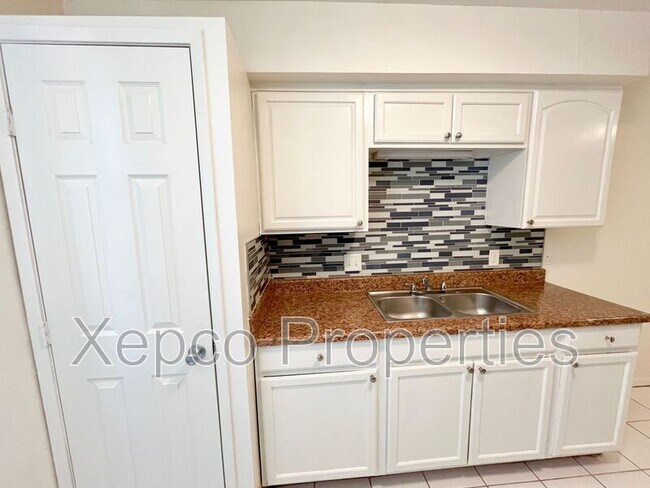 Building Photo - 13460 Quinta Way