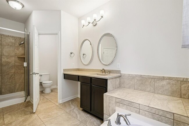 Building Photo - 2244 Hilltop Climb Dr