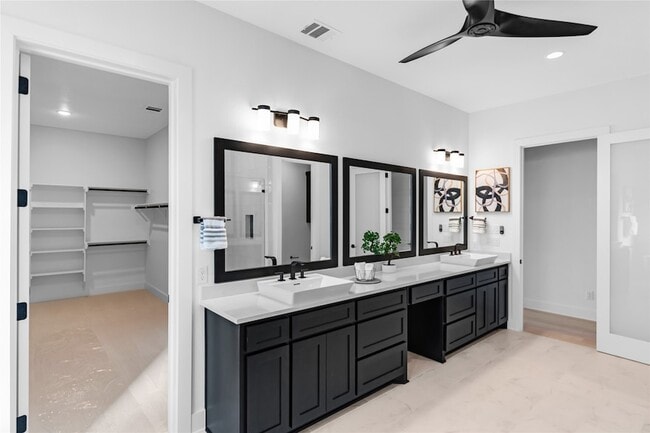 Building Photo - 10437 Milkweed Ct