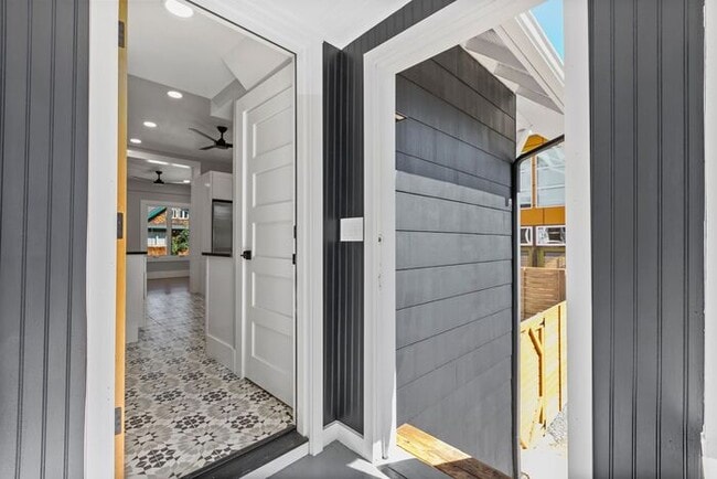 Building Photo - Stunningly Remodeled 1905 Beauty w/ AIR CO...