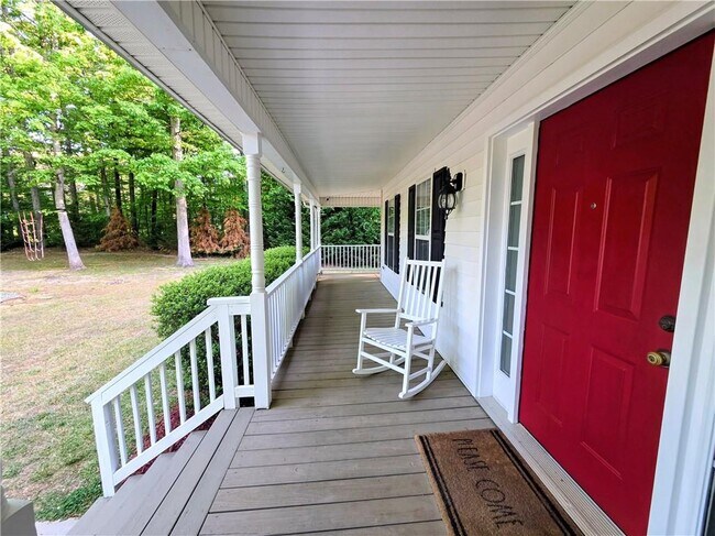 Building Photo - 3060 Glen Wallace Dr