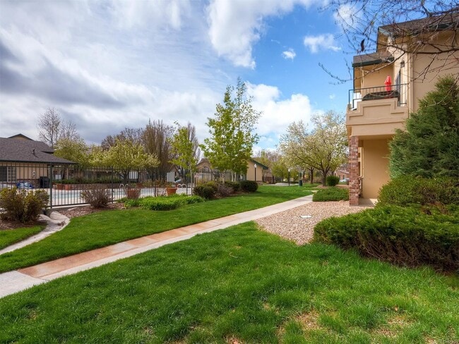 Building Photo - 8671 E Dry Creek Rd